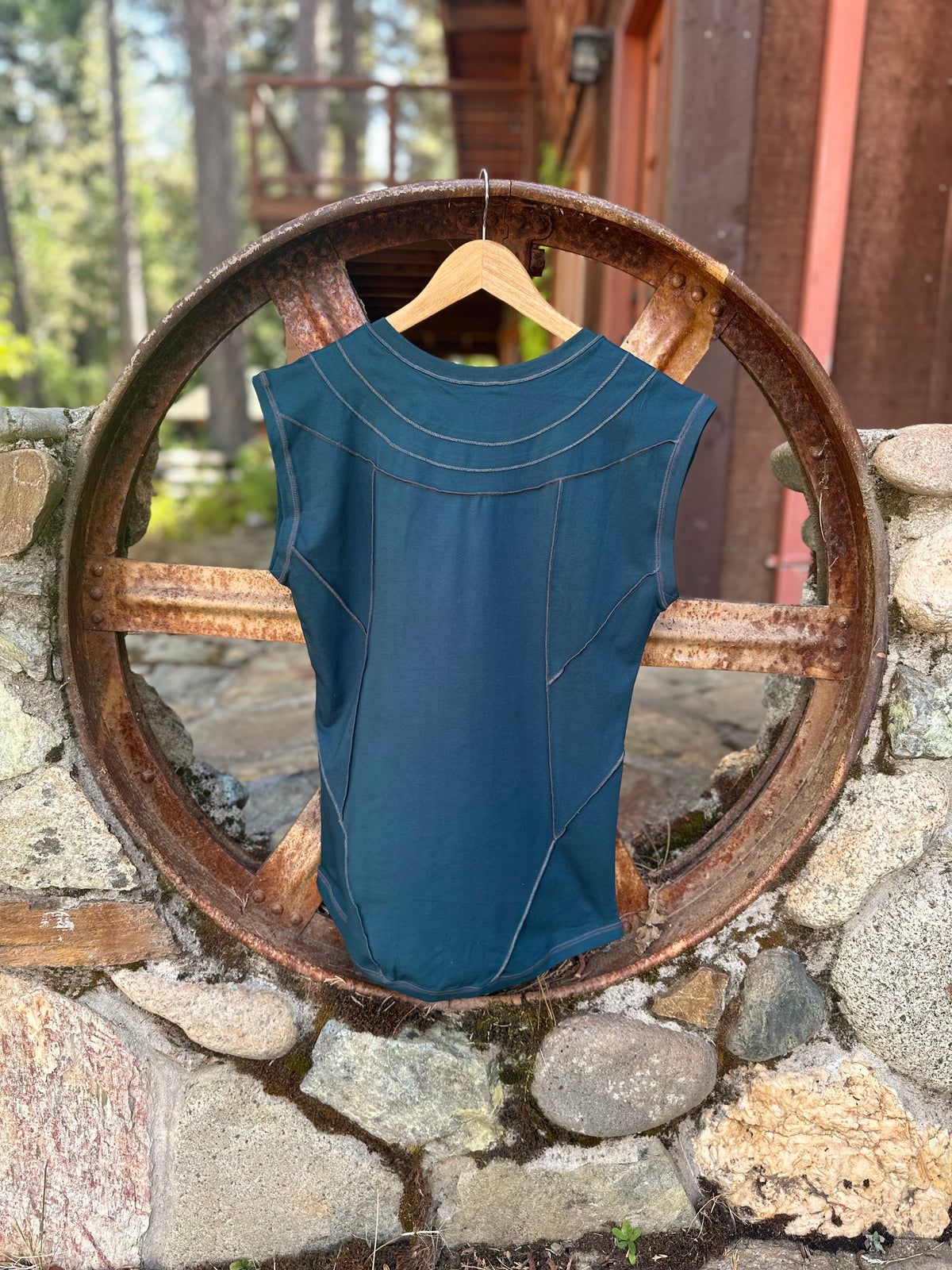 Daurian Sleeveless