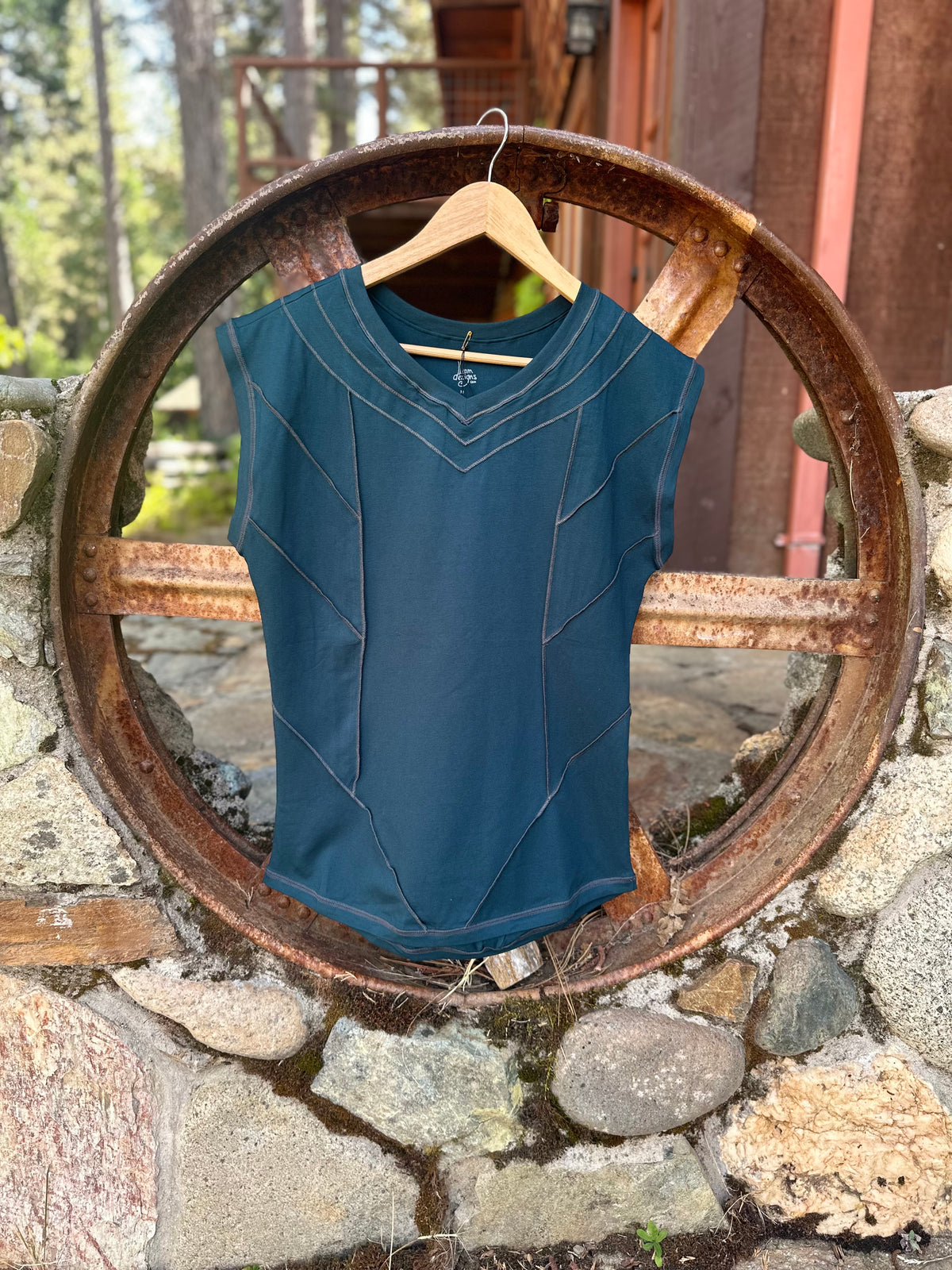 Daurian Sleeveless