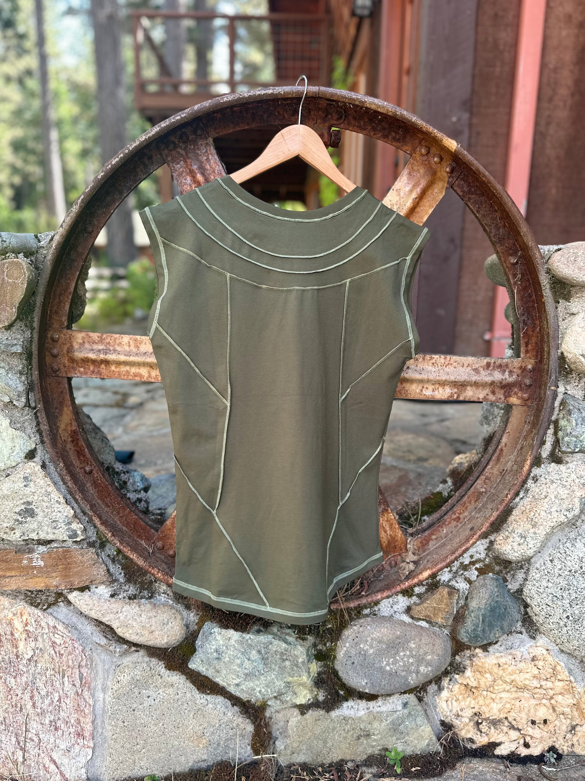 Daurian Sleeveless